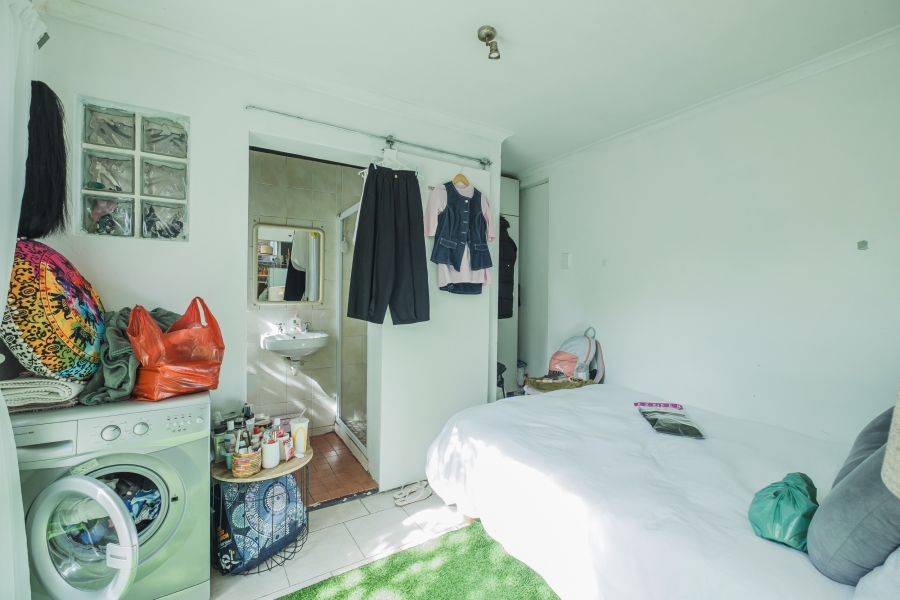 3 Bedroom Property for Sale in Vredehoek Western Cape